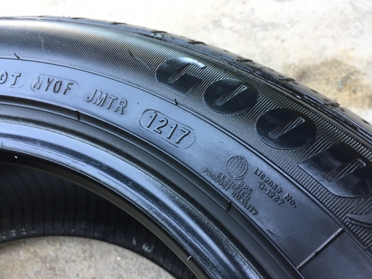 ยาง GOODYEAR 205-55-16 ปี 17 ครบชุด 4 เส้น 4000 สภาพสวยๆไม่บวมไม่กินข้าง ดอกยางเหลือเยอะเอาไปวิ่งกัน ยาง GOODYEAR 205-55-16 ปี 17 ครบชุด 4 เส้น 4000 สภาพสวยๆไม่บวมไม่กินข้าง ดอกยางเหลือเยอะเอาไปวิ่งกัน