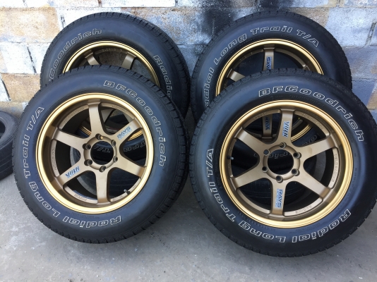 Te37 ขอบ18 แม็กใหม่ยางเปอร์เซ็นต์ BF 265 60 18 ปี 14 ขนาด 6 รู หน้า 9.5-10.5 ของใหม่แกะกล่อง ครบชุด 14500 Te37 ขอบ18 แม็กใหม่ยางเปอร์เซ็นต์ BF 265 60 18 ปี 14 ขนาด 6 รู หน้า 9.5-10.5 ของใหม่แกะกล่อง ครบชุด 14500