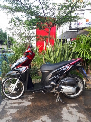 รุ่นหัวฉีด คลิ๊ก 125 ไอ สีดำแดง (แม็กซ์) ปี 2555 รุ่น tune up สภาพสวยๆ รุ่นหัวฉีด คลิ๊ก 125 ไอ สีดำแดง (แม็กซ์) ปี 2555 รุ่น tune up สภาพสวยๆ