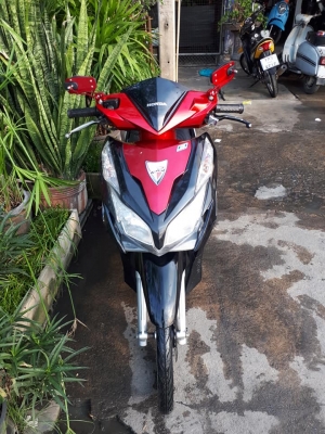 รุ่นหัวฉีด คลิ๊ก 125 ไอ สีดำแดง (แม็กซ์) ปี 2555 รุ่น tune up สภาพสวยๆ รุ่นหัวฉีด คลิ๊ก 125 ไอ สีดำแดง (แม็กซ์) ปี 2555 รุ่น tune up สภาพสวยๆ