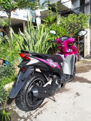 Honda Click 125i สีชมพู ดำด้าน (ล้อแม็กซ์) ปี 2556 รุ่น Racing combi - brake รถสวยๆ Honda Click 125i สีชมพู ดำด้าน (ล้อแม็กซ์) ปี 2556 รุ่น Racing combi - brake รถสวยๆ