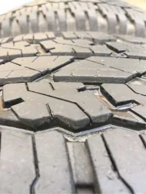 ยางคู่ Bridgestone 265 65 17 ปี17 ดอกเต็ม ไม่มีปะ ใช้ยาว จำนวน2เส้น ราคาไม่แพง