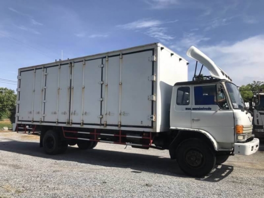 ขาย 295,000 บาท HINO FF177 ตู้ 10 บาน ยาว 7.2 เมตร เครื่อง EH700-168 แรง หัวบาง ยางดี คัสชีสวย เอกสารเล่มทะเบียน  รถอยู่   นครปฐม โทร 0610710295
