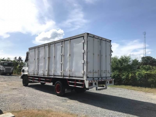 ขาย 295,000 บาท HINO FF177 ตู้ 10 บาน ยาว 7.2 เมตร เครื่อง EH700-168 แรง หัวบาง ยางดี คัสชีสวย เอกสารเล่มทะเบียน  รถอยู่   นครปฐม โทร 0610710295