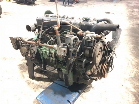 ขายเครื่องพร้อมเกียร์ Benz 210 แรงม้า