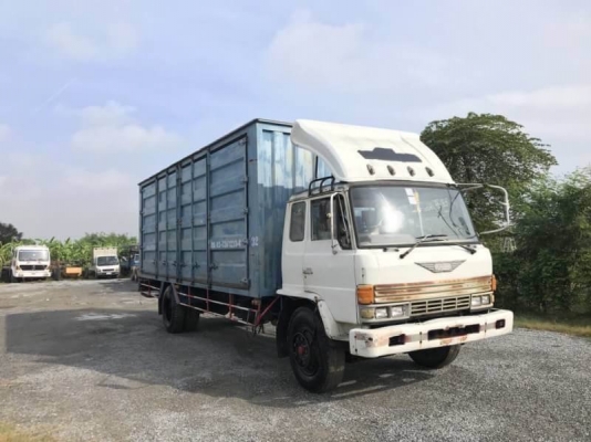 ขาย 295,000 บาท HINO FF177 ตู้ 10 บาน ยาว 7.2 เมตร เครื่อง EH700-168 แรง หัวบาง ยางดี คัสชีสวย เอกสารเล่มทะเบียน  รถอยู่   นครปฐม โทร 0610710295