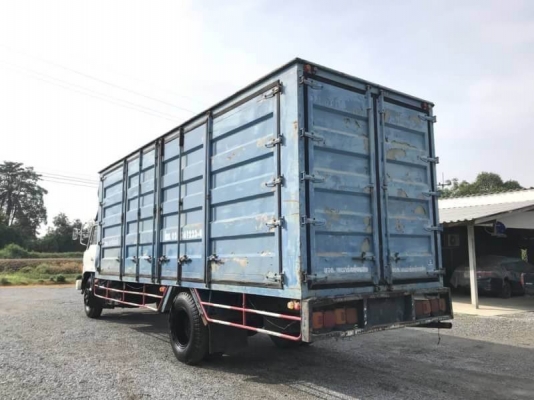 ขาย 295,000 บาท HINO FF177 ตู้ 10 บาน ยาว 7.2 เมตร เครื่อง EH700-168 แรง หัวบาง ยางดี คัสชีสวย เอกสารเล่มทะเบียน  รถอยู่   นครปฐม โทร 0610710295
