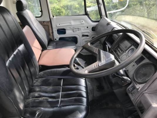 ขาย 295,000 บาท HINO FF177 ตู้ 10 บาน ยาว 7.2 เมตร เครื่อง EH700-168 แรง หัวบาง ยางดี คัสชีสวย เอกสารเล่มทะเบียน  รถอยู่   นครปฐม โทร 0610710295