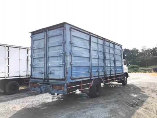 ขาย 295,000 บาท HINO FF177 ตู้ 10 บาน ยาว 7.2 เมตร เครื่อง EH700-168 แรง หัวบาง ยางดี คัสชีสวย เอกสารเล่มทะเบียน  รถอยู่   นครปฐม โทร 0610710295