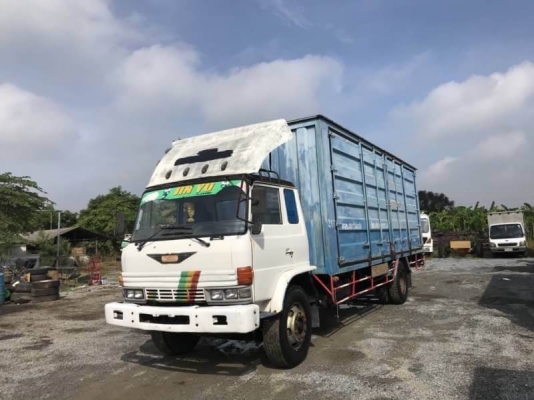 ขาย 295,000 บาท HINO FF177 ตู้ 10 บาน ยาว 7.2 เมตร เครื่อง EH700-168 แรง หัวบาง ยางดี คัสชีสวย เอกสารเล่มทะเบียน  รถอยู่   นครปฐม โทร 0610710295