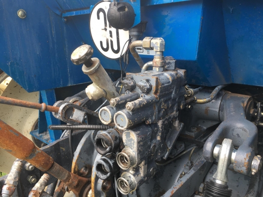 ขาย 6640 NEW HOLLAND เกียร์ธรรมดา ไม่มีแอร์