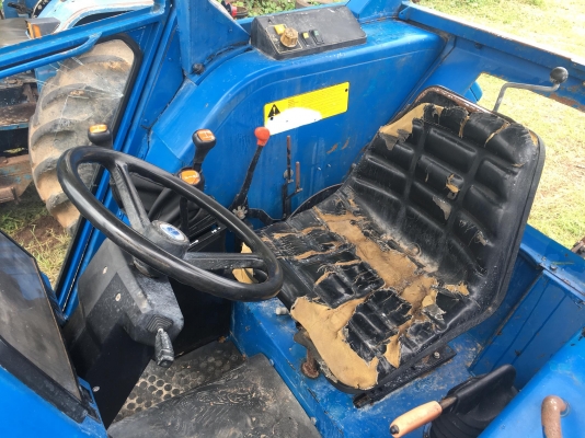 ขาย 6640 NEW HOLLAND เกียร์ธรรมดา ไม่มีแอร์