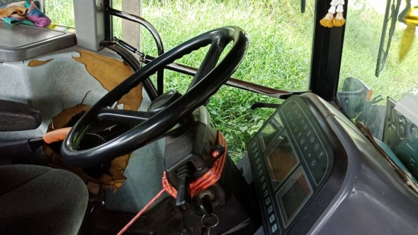 ขาย FORD 6640 ตู้แอร์ สองเพลา