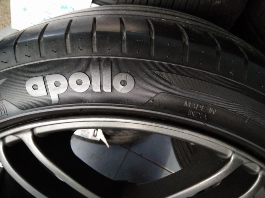 ขอบ 17 กว้าง 8 พร้อมยางกลางปี 16 ราคา 7900 บาท