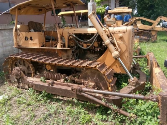 CAT D4