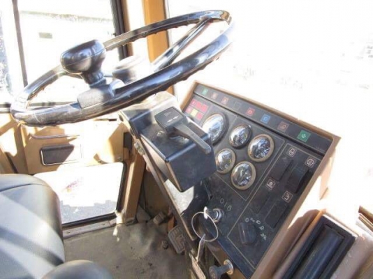 ขายรถตักล้อยาง CATERPILLAR 910F ขั่วโมงน้อย นำเข้าจากญี่ปุ่นพร้อมใช้ครับ สนใจติดต่อ 063-9316985 ID LINE : 0639316985