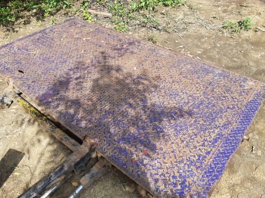 ขายกะบะหกล้อยาว6.50เมตรกว้าง2.50เมตรคัชชี85ช.มพร้อมลิฟท้างใชงานมา20000โลเหมือนใหม่เลย