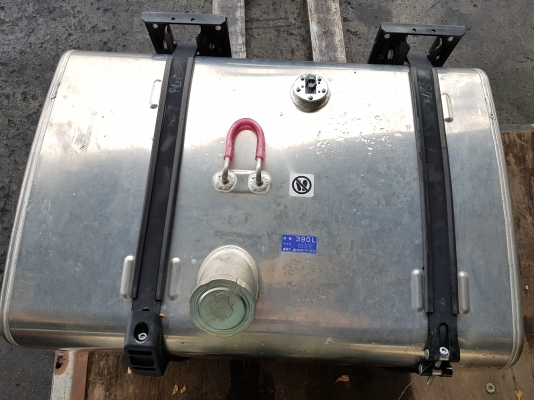 ถังน้ำมันอลูมิเนียม 400 L ของใหม่ญี่ปุ่นมีจำนวนจำกัด