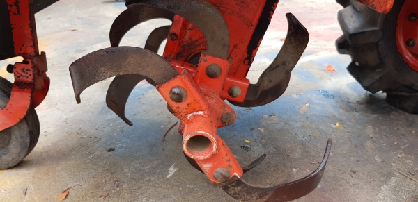 รถพรวนดิน สาดดิน พร้อมใช้งาน รถพรวนดิน สาดดิน พร้อมใช้งาน