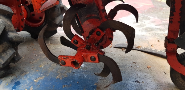 รถพรวนดิน สาดดิน พร้อมใช้งาน รถพรวนดิน สาดดิน พร้อมใช้งาน