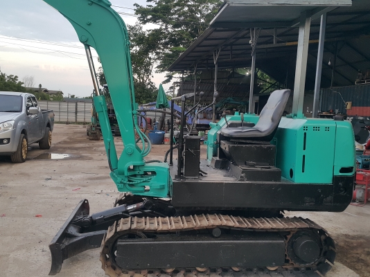 รถแบคโฮ KOBELCO SK032 รถเก่านอกนำเข้า ยังไม่เคยใช้งานในไทย มีลายแย็กติดจากนอก เครื่องดี ปั๊มแรง โซ่หนา เอวแน่น สภาพพร้อมใช้งาน มีเอกสารใบอินวอยซ์ มี VDO การทำงานให้ชม