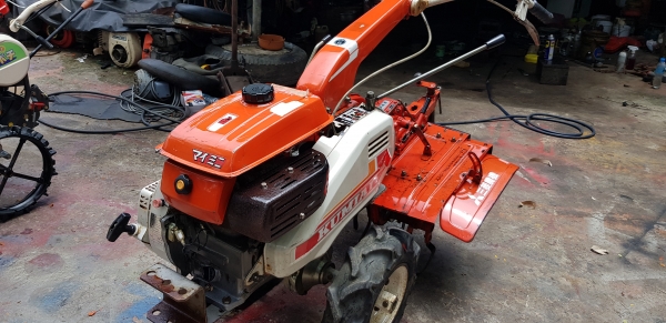 รถพรวนดิน สาดดิน