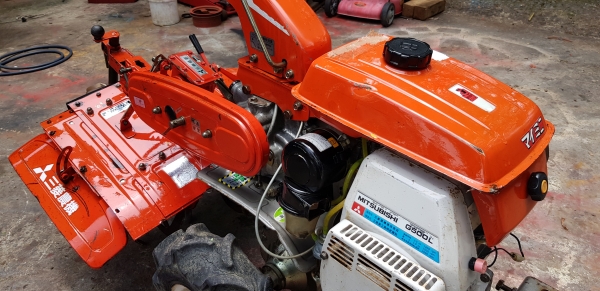 รถพรวนดิน สาดดิน