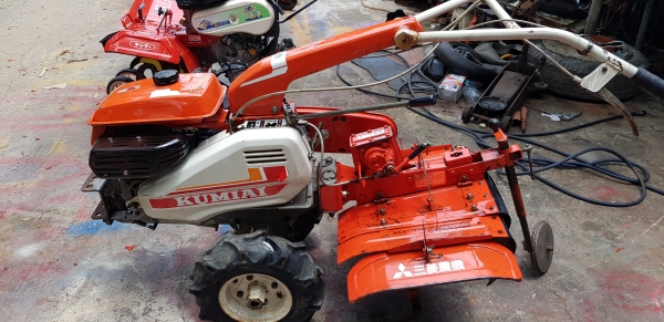 รถพรวนดิน สาดดิน