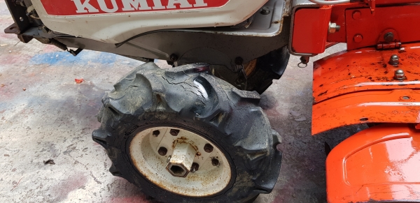 รถพรวนดิน สาดดิน