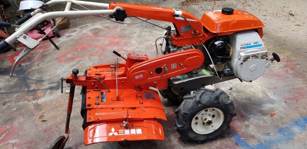 รถพรวนดิน สาดดิน