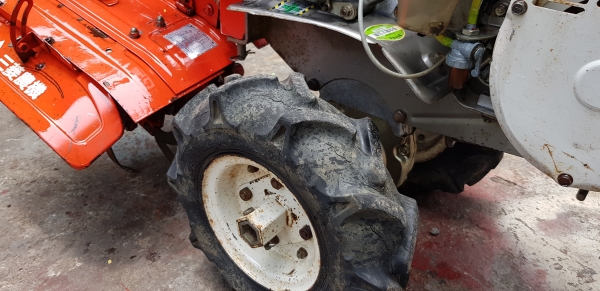 รถพรวนดิน สาดดิน