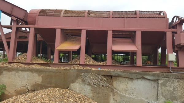 ขาย เครื่องร่อนแยกขนาดหิน ใช้งานเลย ราคาต่อรองได้ครับ