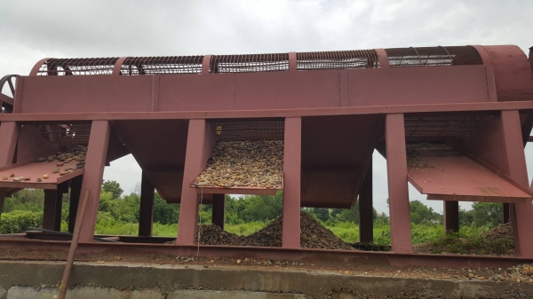 ขาย เครื่องร่อนแยกขนาดหิน ใช้งานเลย ราคาต่อรองได้ครับ