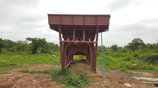 ขาย เครื่องร่อนแยกขนาดหิน ใช้งานเลย ราคาต่อรองได้ครับ