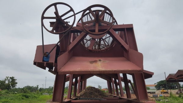 ขาย เครื่องร่อนแยกขนาดหิน ใช้งานเลย ราคาต่อรองได้ครับ