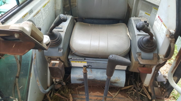 ขาย แบคโฮ KOBELCO SK75UR-2 เอกสารใบอินวอยซ์ เครื่องดี ปั้มดี ช่วงล่างเต็ม