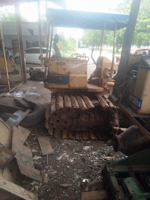 ขายรถแทร็กเตอร์D2-5PL สภาพพร้อมใช้งาน เครื่องดี ช่วงล่างดี ใบแทร็กสวย ราคาต่อลองคุยกันได้ โทร0616613023 แพรว