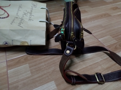 กระเป๋าชาย หนังแท้ งาน handmade สภาพ 99\%