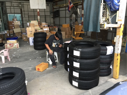 ยาง Bridgestone 265 65 17 ปี17 ดอกเต็ม เนื้อนิ่มๆ ใช้ยาว ราคาไม่แพง
