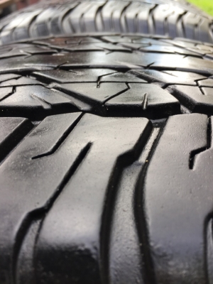 ยาง Dunlop 265 65 17 กลางปี17 ดอกเต็ม เนื้อนิ่มๆ ใช้ยาว ราคาไม่แพง