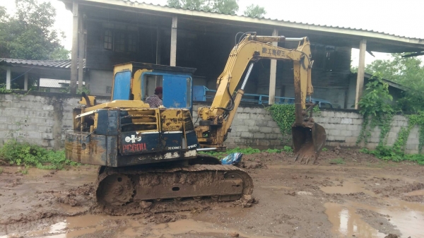 ขายรถขุดแบ็คโคร KOMATSU PC60-1 บูมสไลด์ เครื่องปั้มเดิม แรงดี ช่วงล่างแน่น อยู่ขอนแก่น ราคา 145,000 ฿ สนใจ0835601591