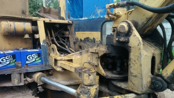 ขายรถขุดแบ็คโคร KOMATSU PC60-1 บูมสไลด์ เครื่องปั้มเดิม แรงดี ช่วงล่างแน่น อยู่ขอนแก่น ราคา 145,000 ฿ สนใจ0835601591