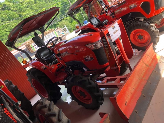 ขายแทรกเตอร์