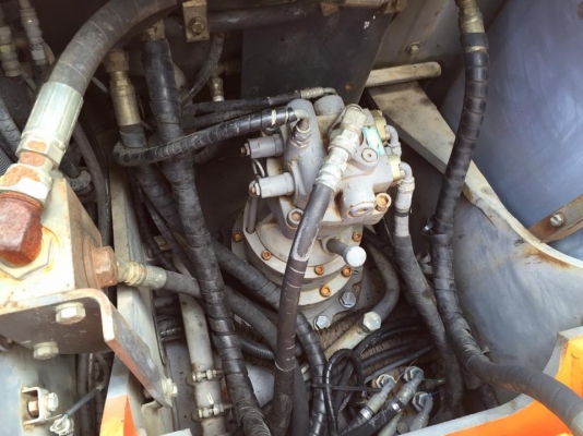 ขายคับรถแบคโคHitachi135สภาพเก่านอกแทรค70