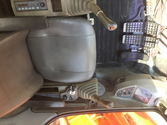 ขายคับรถแบคโคHitachi135สภาพเก่านอกแทรค70