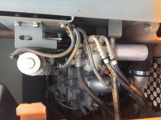 ขายคับรถแบคโคHitachi135สภาพเก่านอกแทรค70