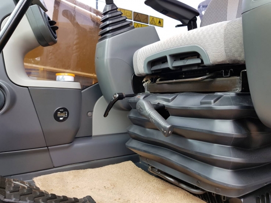 ขายรถแบคโฮ CAT 320D2 บูมยาว ใช้งาน 3 พันชั่วโมง สภาพนางงามจักวาล สวย แน่น เต็มทุกจุด