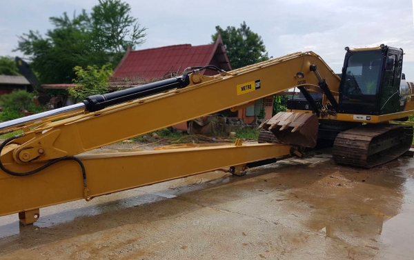 ขายรถแบคโฮ CAT 320D2 บูมยาว ใช้งาน 3 พันชั่วโมง สภาพนางงามจักวาล สวย แน่น เต็มทุกจุด