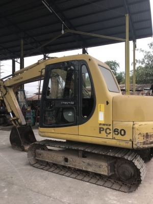 Komatsu PC60-7 รถเก่าญี่ปุ่น สภาพพร้อมใช้งาน เครื่องปั๊มดี ราคาต่อรองได้ สนใจติดต่อ0813553478(คุณโย)