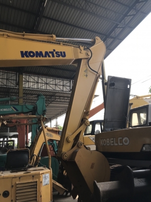 Komatsu PC200-8 รถเก่าญี่ปุ่น เครื่องดี สภาพสวย ไฟฟ้าเต็ม สนใจติดต่อ0813553478(คุณโย)